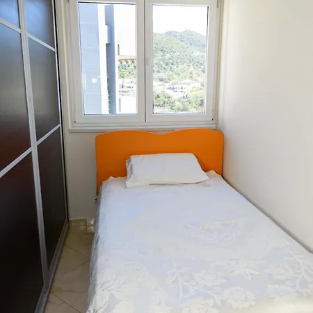 Safo Apartment *